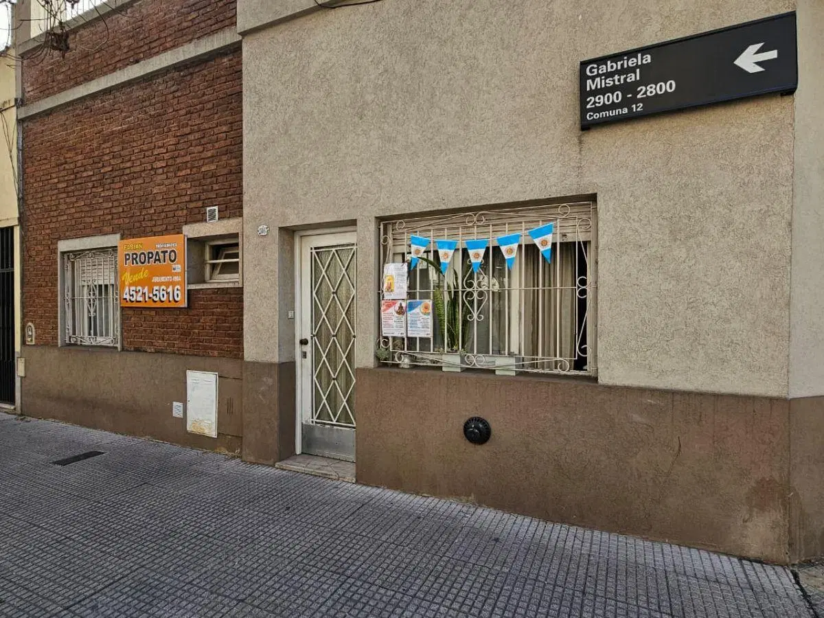 Ph de 3 ambientes en planta baja al frente con entrada independiente y patio! Sin expensas!! 1