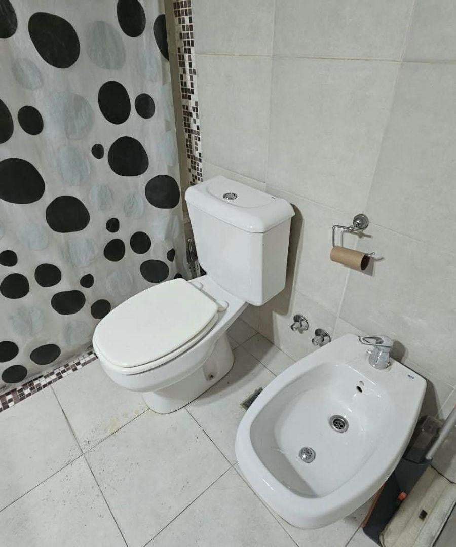 Foto de Amplia oficina monoambiente moderna al contrafrente con balcón, imagen 2