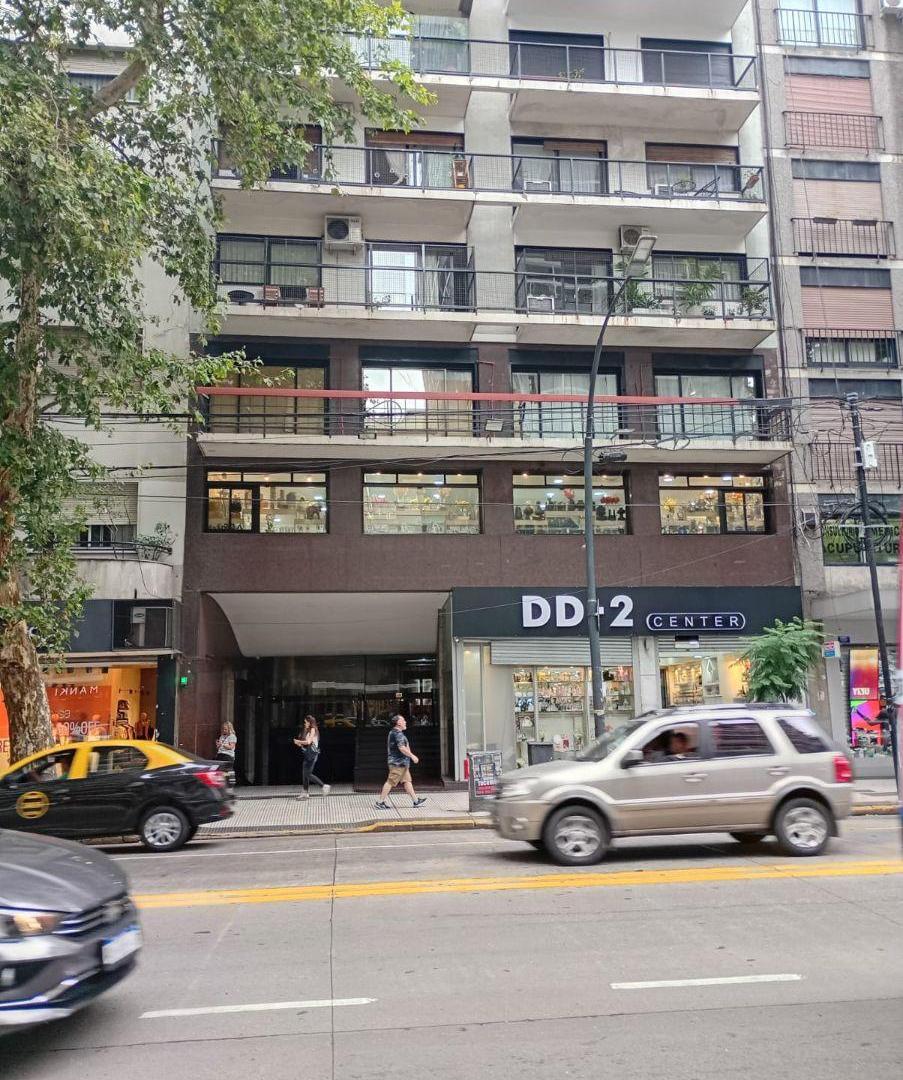 Depto 3 Amb 2 baños en Sta fe y Ayacucho c/frente abierto bcon luminoso opcion cochera 1154164360