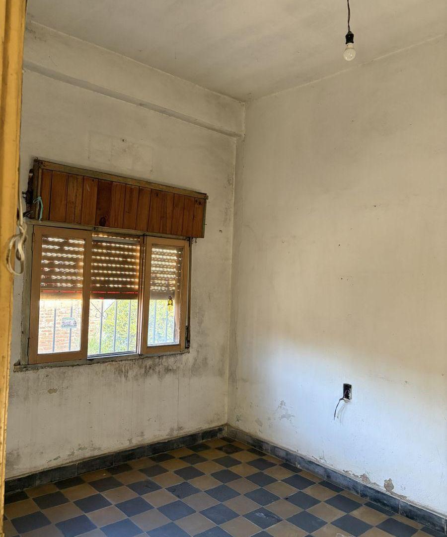 Foto de Oportunidad Casa En Venta 3 Ambientes A Reciclar O Demoler Sobre Amplio, imagen 3