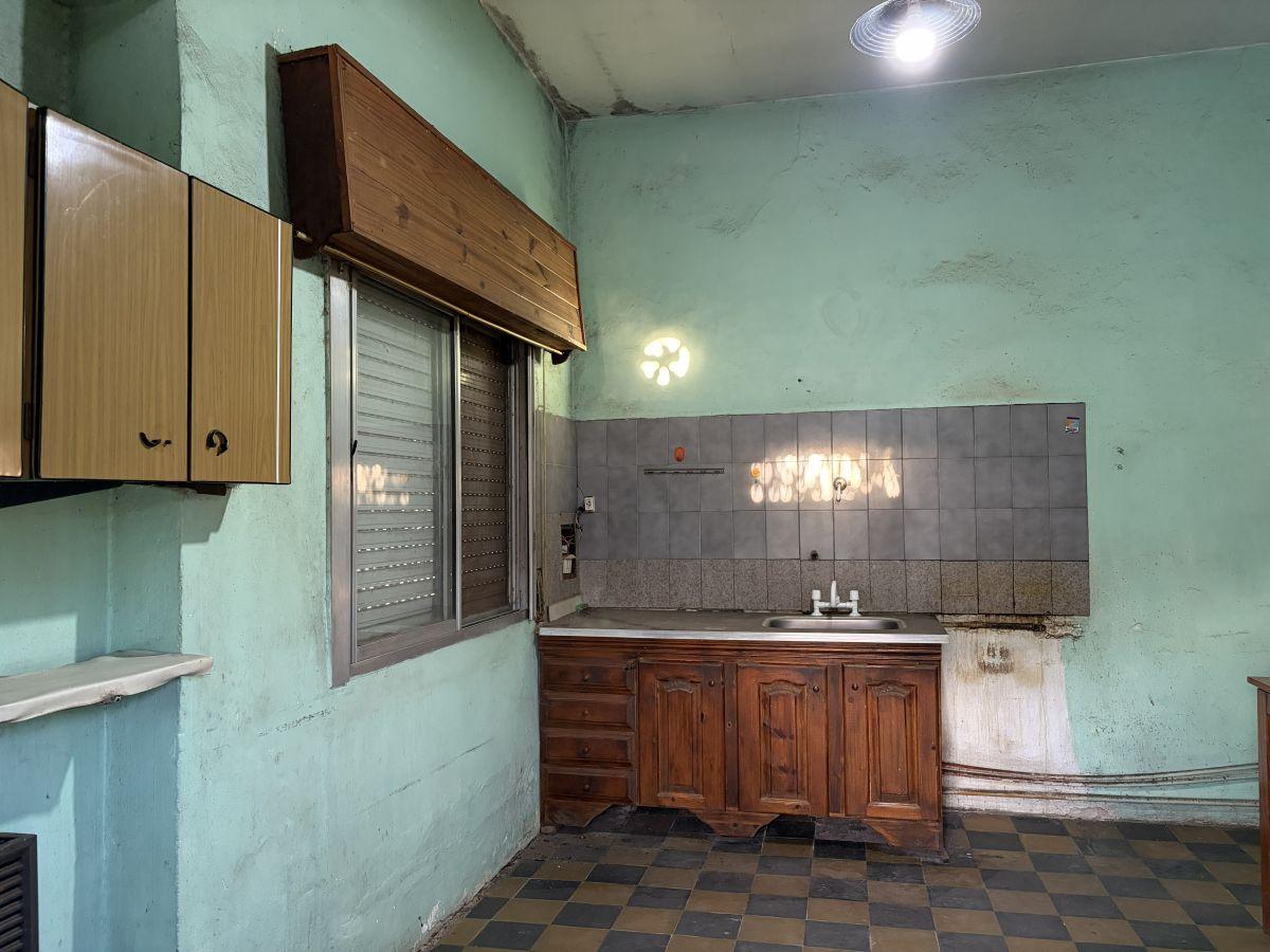 Foto de Oportunidad Casa En Venta 3 Ambientes A Reciclar O Demoler Sobre Amplio, imagen 2