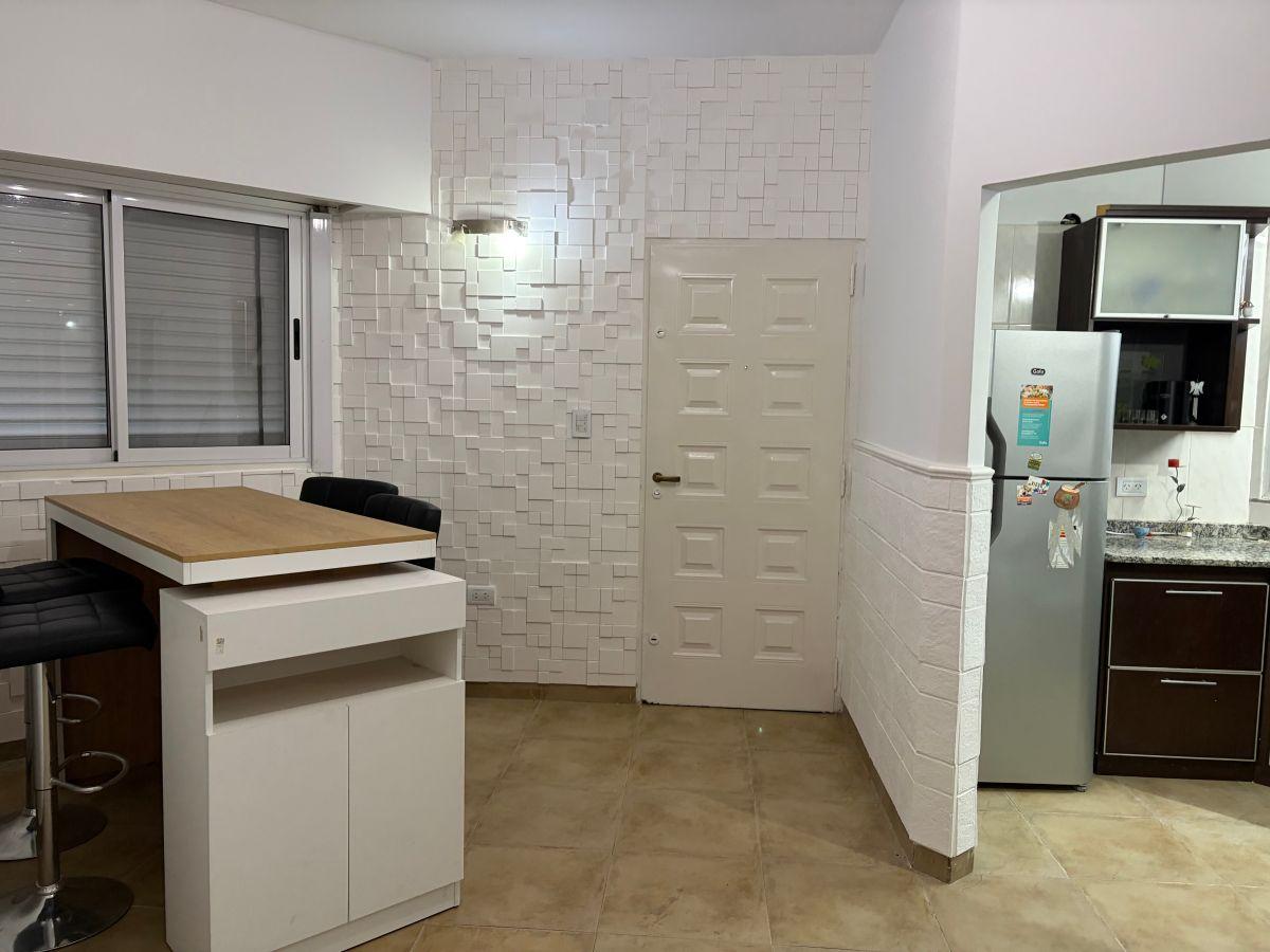 Foto de PH de 54 m² con 2 dormitorios en venta en Bernal Oeste, imagen 3