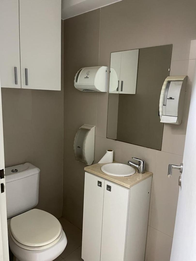 Foto de Gran Oficina en Venta en Edificio Moderno con 2 cocheras, imagen 5
