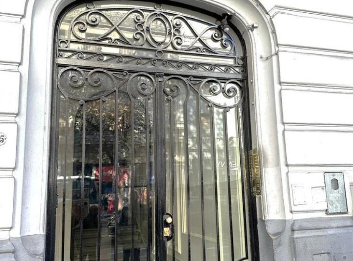 Propiediedad Antigua de categoría en excelente ubicación,