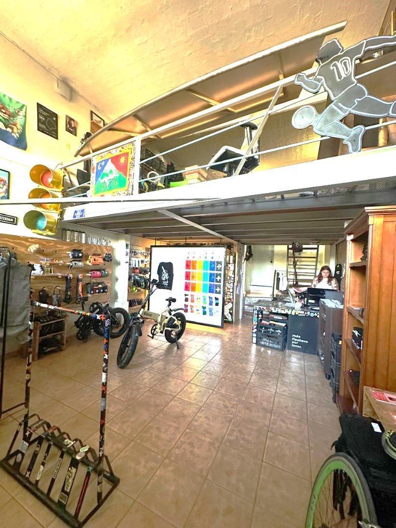 Foto de Alquiler Local/ Oficina comercial bien ubicado, imagen 1