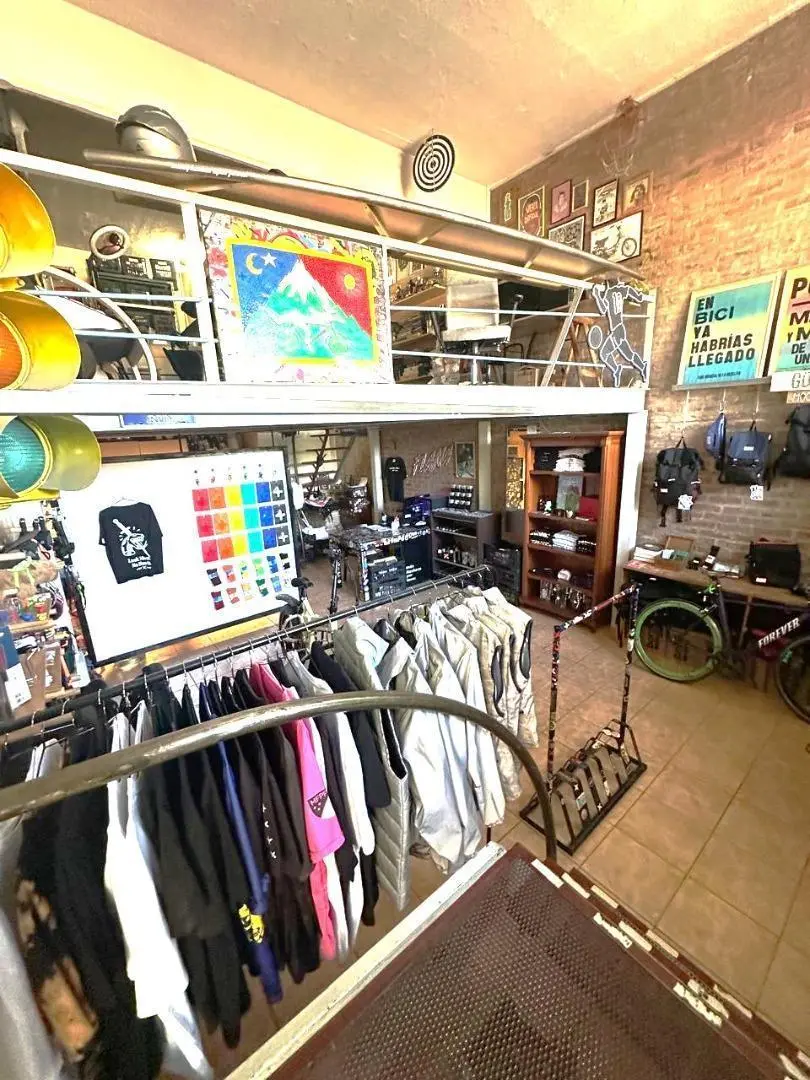 Alquiler Local/ Oficina comercial bien ubicado 4