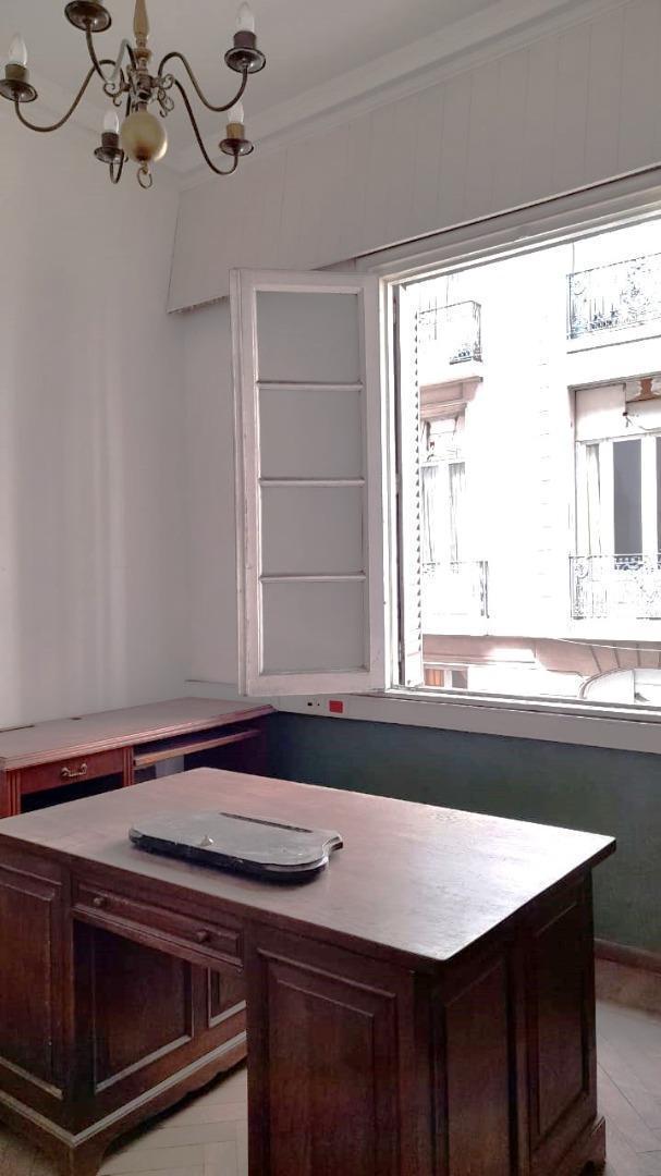 Foto de VENTA DPTO. EN MICROCENTRO APTO PROFESIONAL, imagen 2