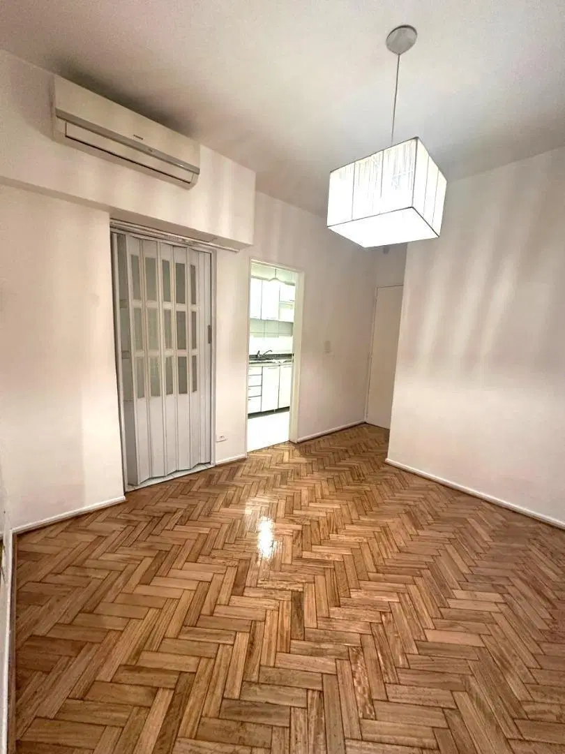 Departamento de 2 ambientes muy bien ubicado 5