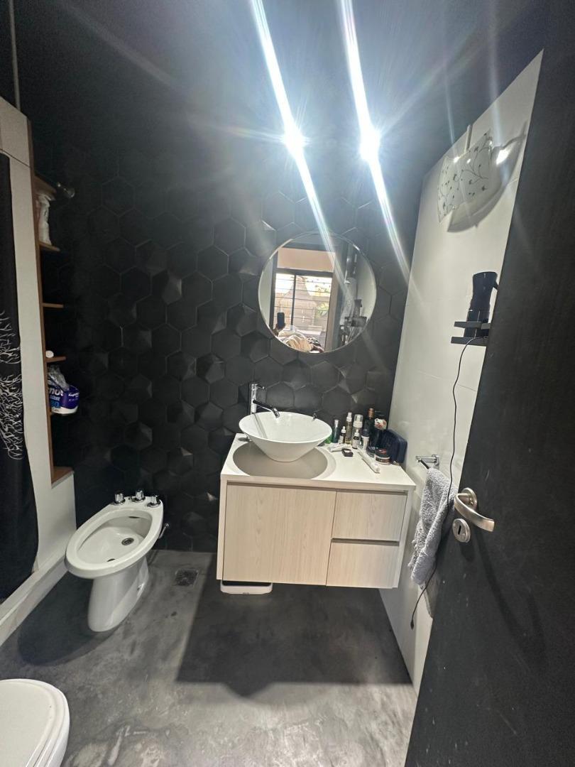 Foto de PH EN VENTA MUY LUMINOSO CON TERRAZA Y PARRILLA, imagen 1
