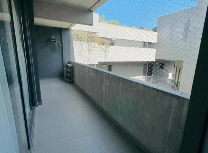 VENTA DUPLEX de categoría terraza quincho parrilla cochera full amenities 5