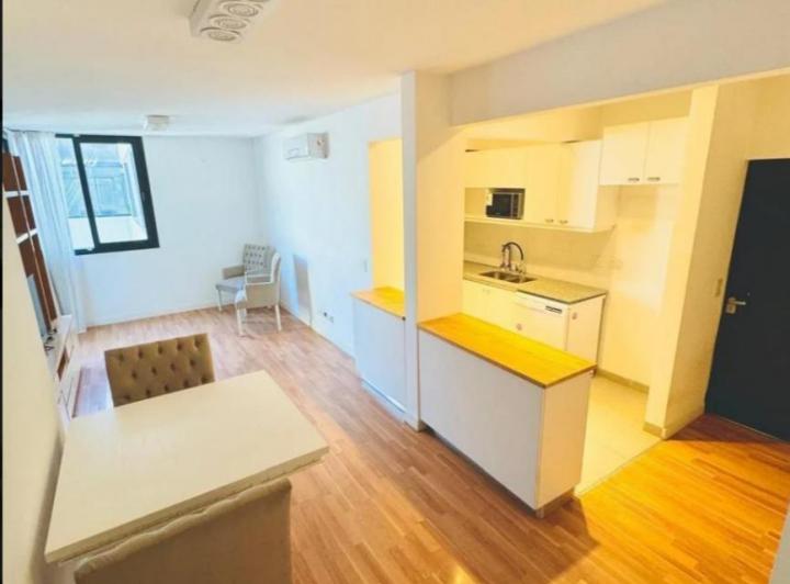 VENTA DUPLEX de categoría terraza quincho parrilla cochera full amenities 3