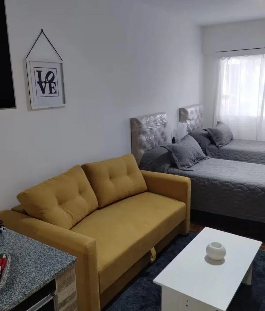 Ambiente Amoblado con Excelente Ubicación 2