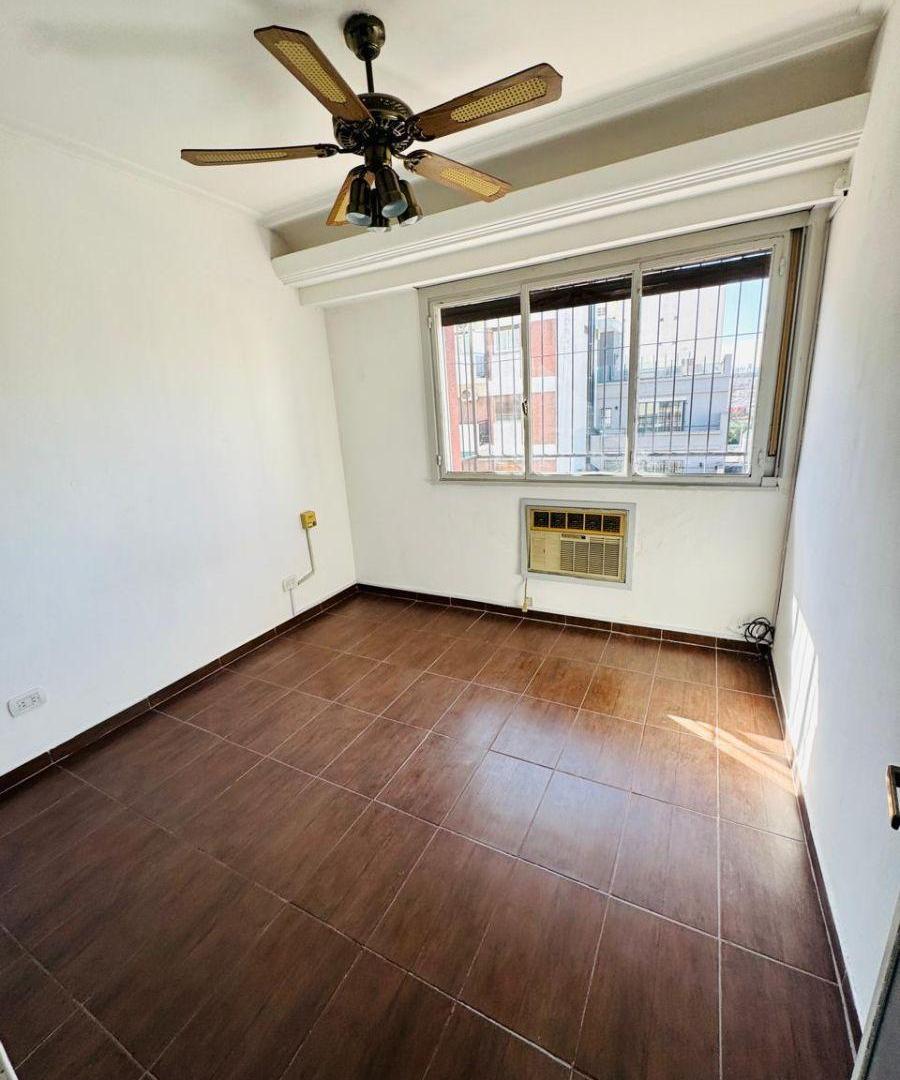 Foto de 4 AMBIENTES APTO CREDITO AL FRENTE CON BALCON, imagen 2