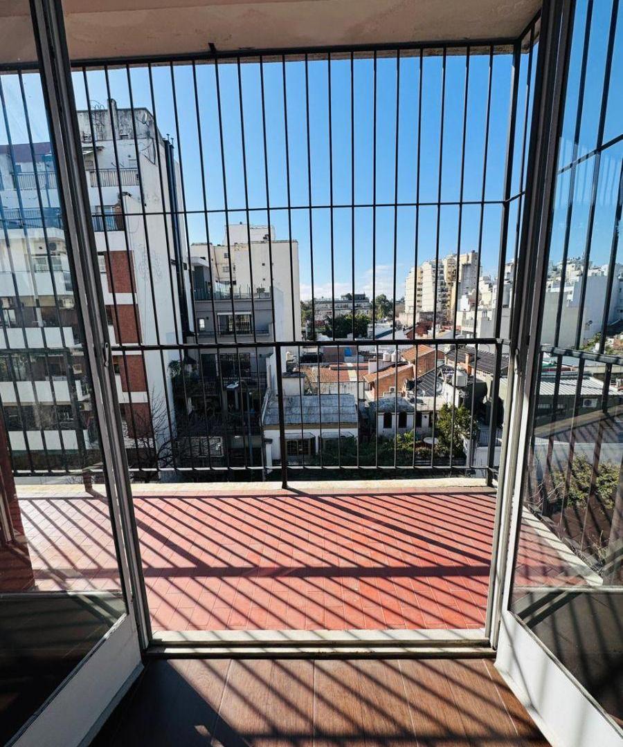 Foto de 4 AMBIENTES APTO CREDITO AL FRENTE CON BALCON, imagen 3