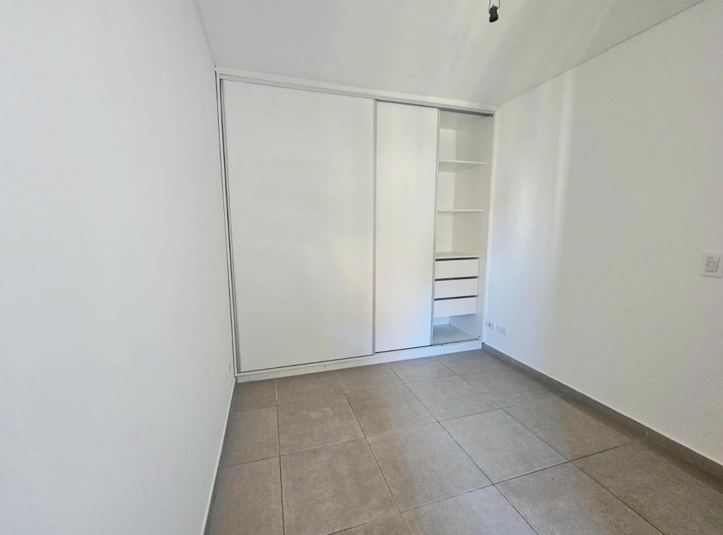 Foto de ALQUILER - 1 DORMITORIO - Centro, imagen 2