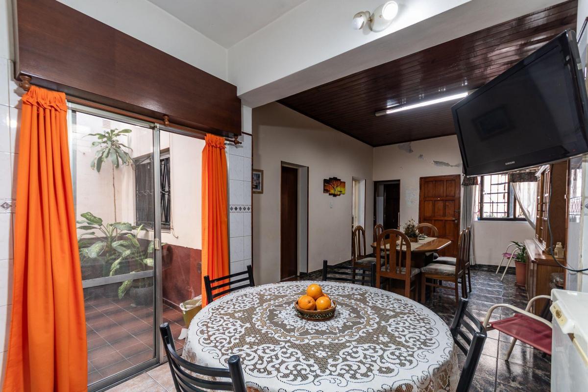 Venta PH Multifamiliar con Patio en Mataderos 4