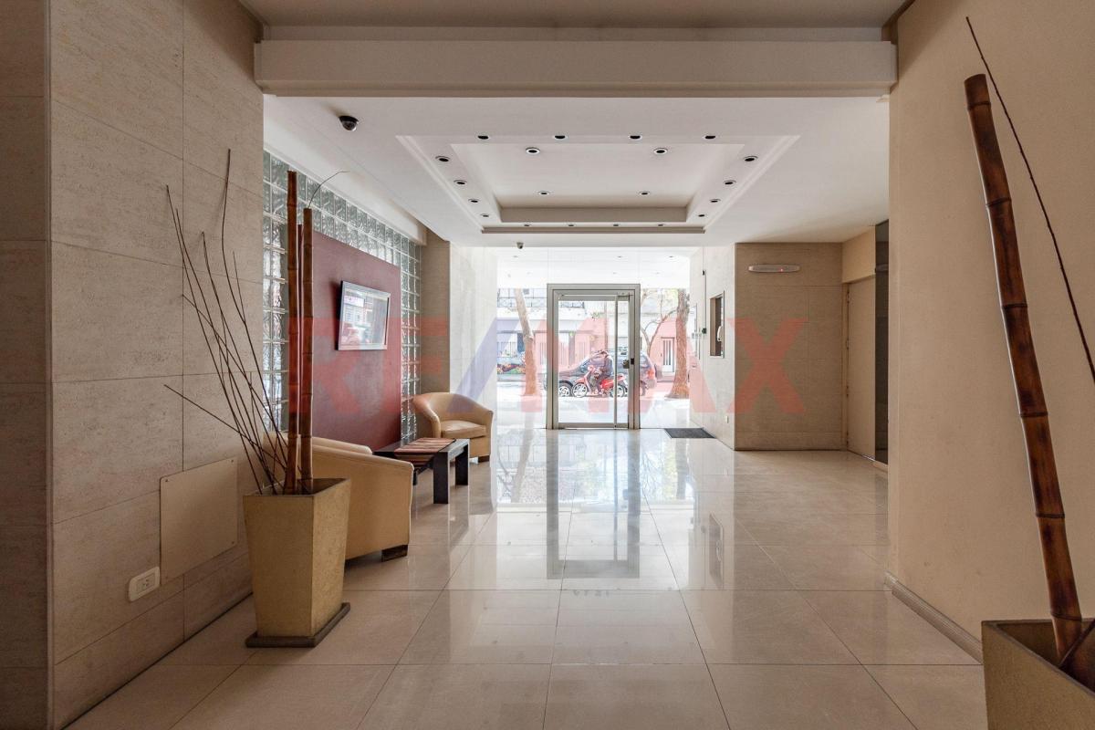 Venta Dpto 3 Amb Balcón Cochera en Pque. Chacabuco 1