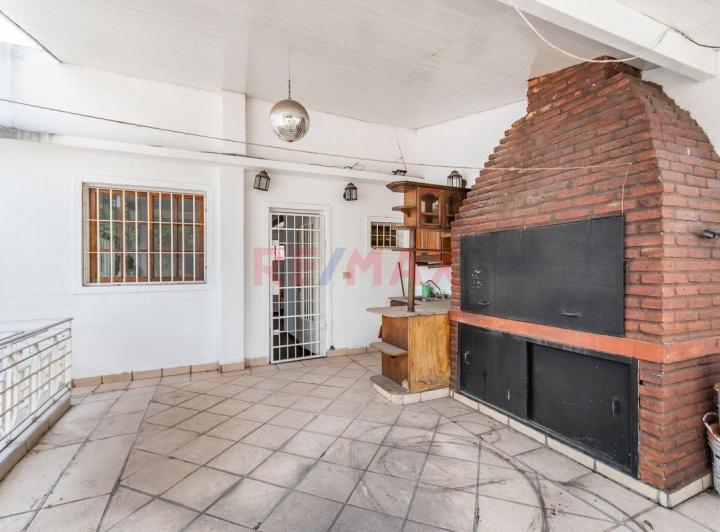 Casa Parque Chacabuco VENTA Coch Patio Terr Pileta 5