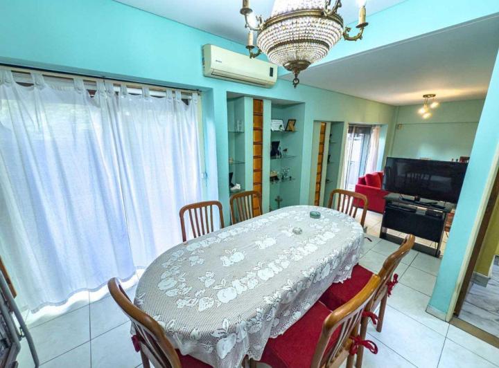 VENTA PISO 4 AMB + DEP y COCHERA. EXC UBICACION 5