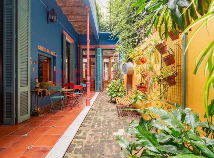 VENTA CASA 7 AMB. EN CABALLITO CON PATIO Y TERRAZA 1