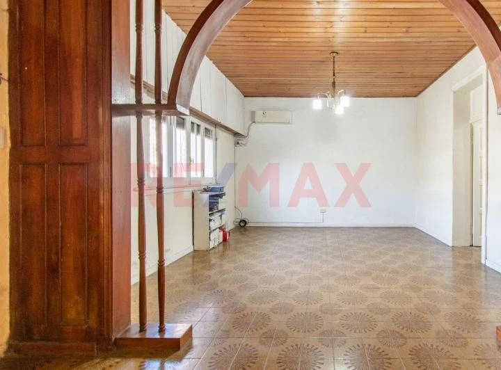 OPORTUNIDAD!!!!!!! CASONA EN HURLINGHAM 3