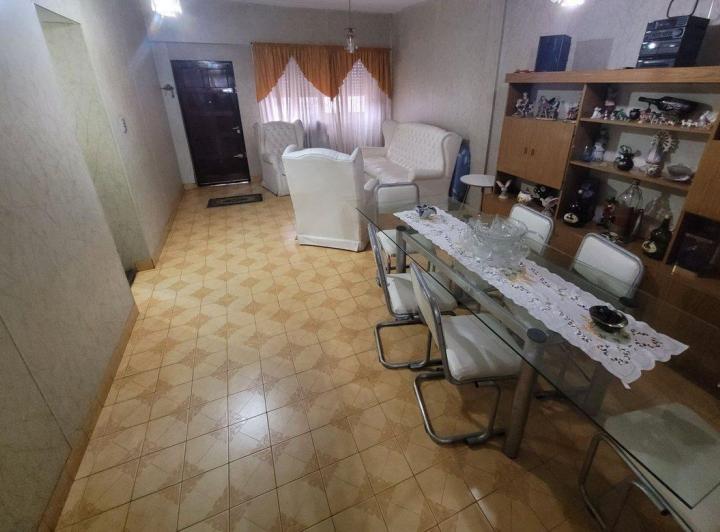 VENTA CASA 3 HABITACIONES. PATIO. COCHERAS. LANUS. 2
