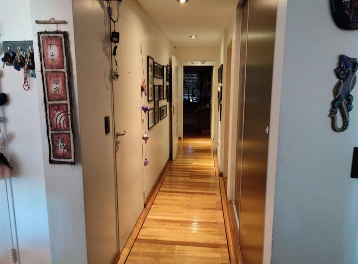 VENTA DE DPTO. 4 AMB. CON BALCÓN CORRIDO Y COCHERA 5