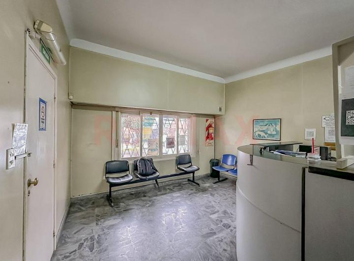 VENTA CASA a reciclar - GRAN Lote en LINIERS 3