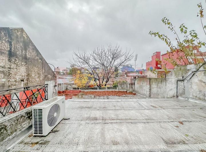 VENTA CASA a reciclar - GRAN Lote en LINIERS 4