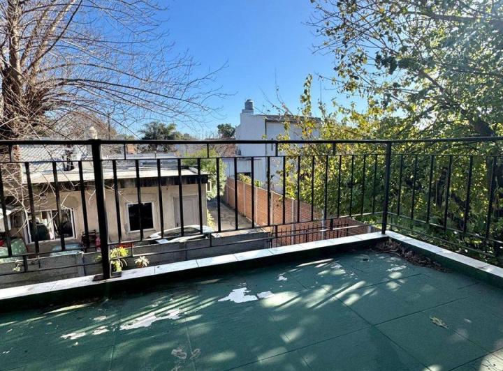 VENTA CASA 4 AMB Y DPTO 2 AMB EN VILLA TESEI 2