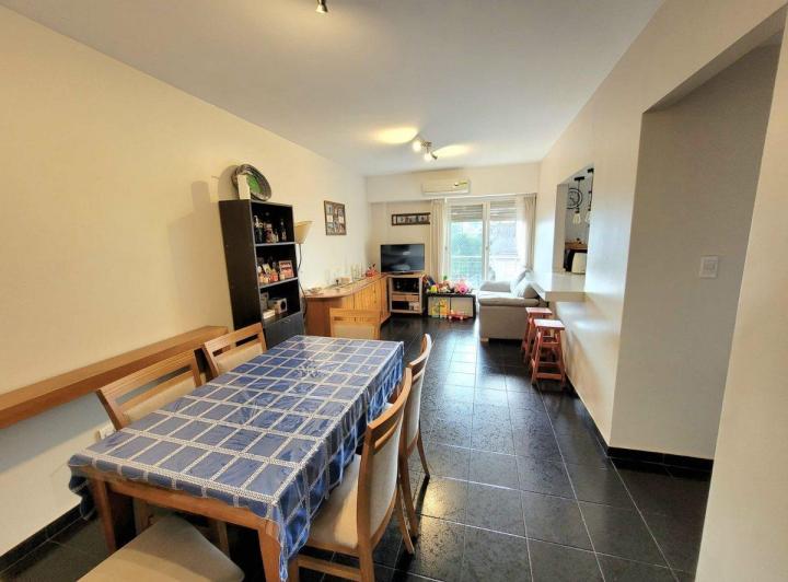 VENTA DPTO 4 AMBIENTES CON BALCON. P. CHACABUCO 5