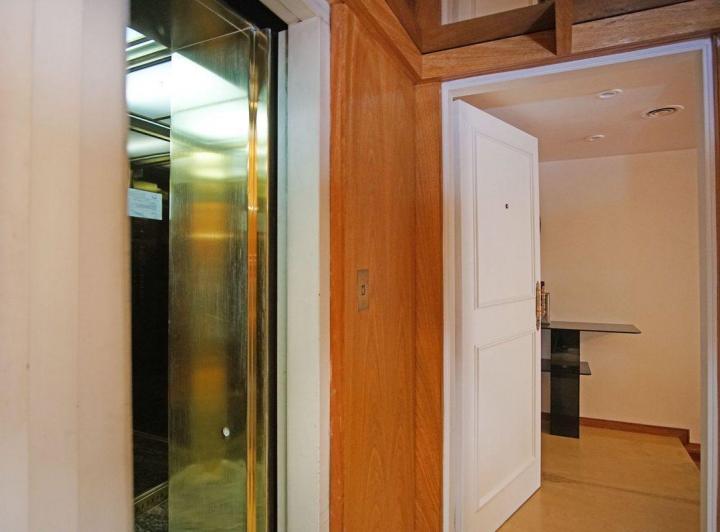 VENTA SEMIPISO DE CATEGORIA 5 AMB + DEP Y COCHERA 3