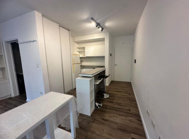 ALQUILER MONOAMBIENTE CON BALCON BELGRANO 5