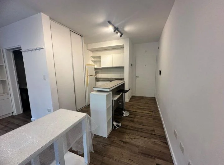ALQUILER MONOAMBIENTE CON BALCON BELGRANO 5