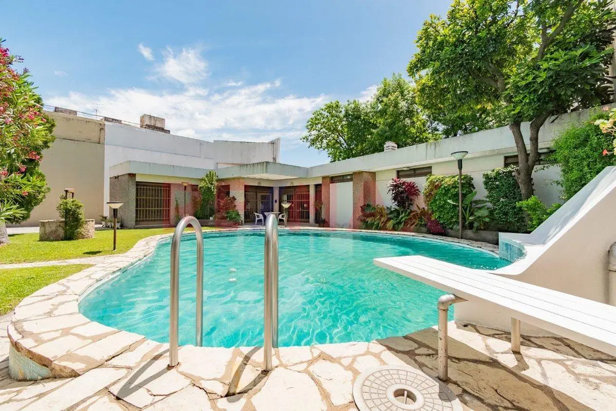 VENTA CASA  6 AMB PILETA JARDIN CANCHA DE PALETA 4