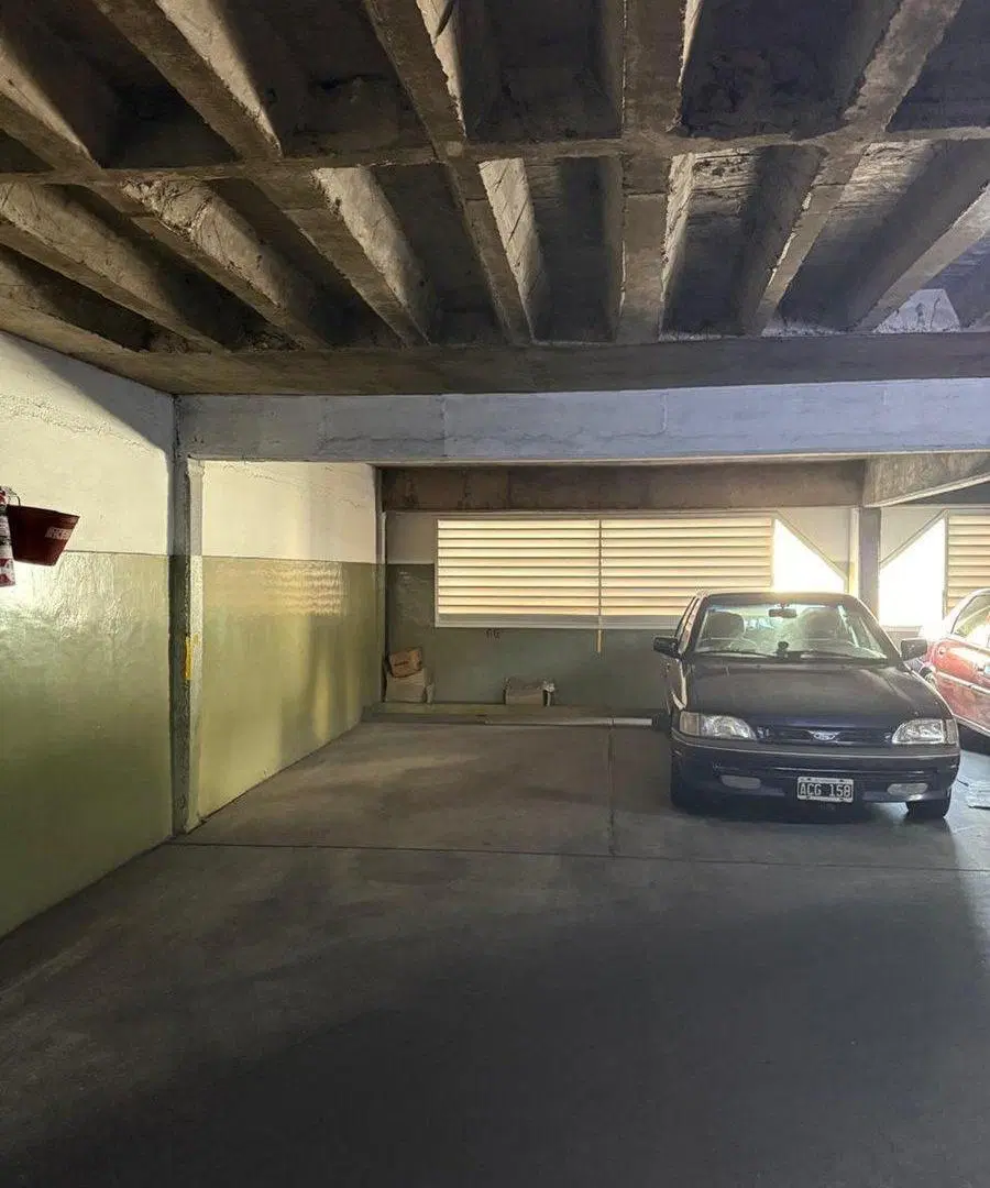 VENTA COCHERA FIJA PRIVADA EN ALMAGRO 2