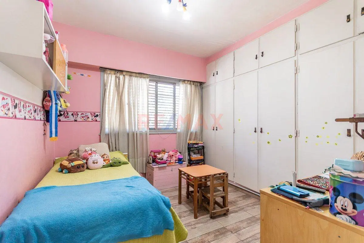 CASA EN VENTA 5 AMB. PARQUE CHACABUCO 2
