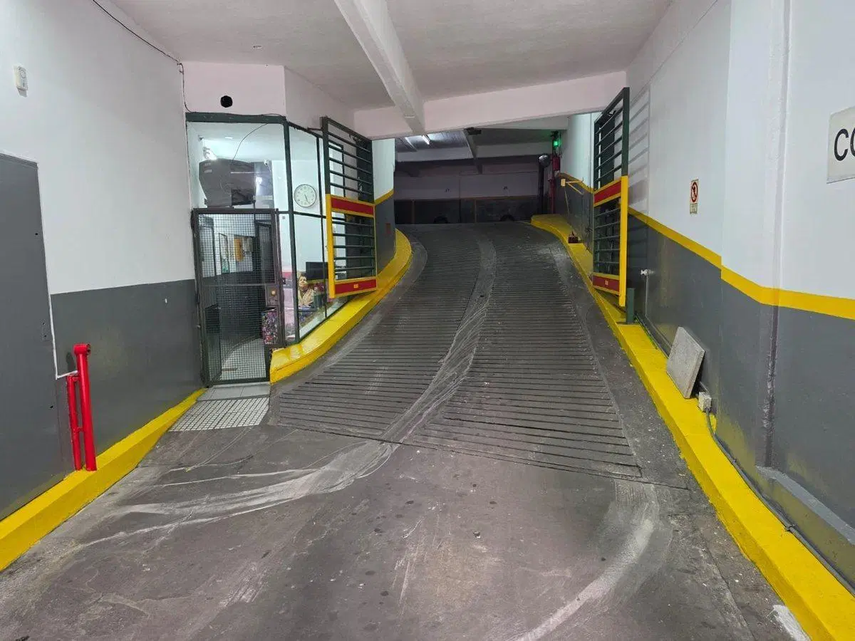 VENTA COCHERA FIJA CUBIERTA 16 M2 RECOLETA 2