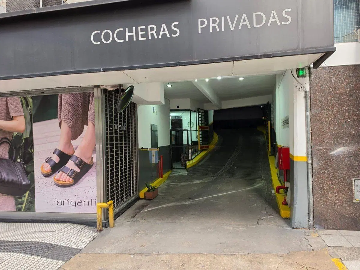VENTA COCHERA FIJA CUBIERTA 16 M2 RECOLETA 3