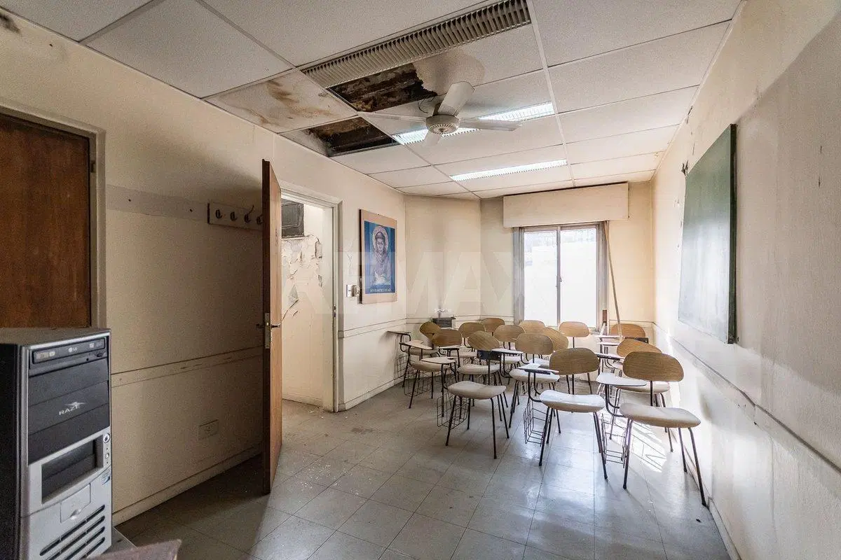 PH de 500 m2 para reciclar con balcón - Flores 4