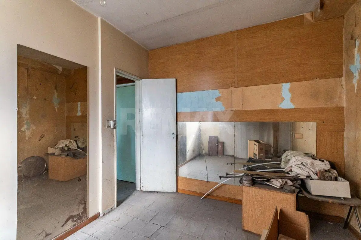 PH de 500 m2 para reciclar con balcón - Flores 5