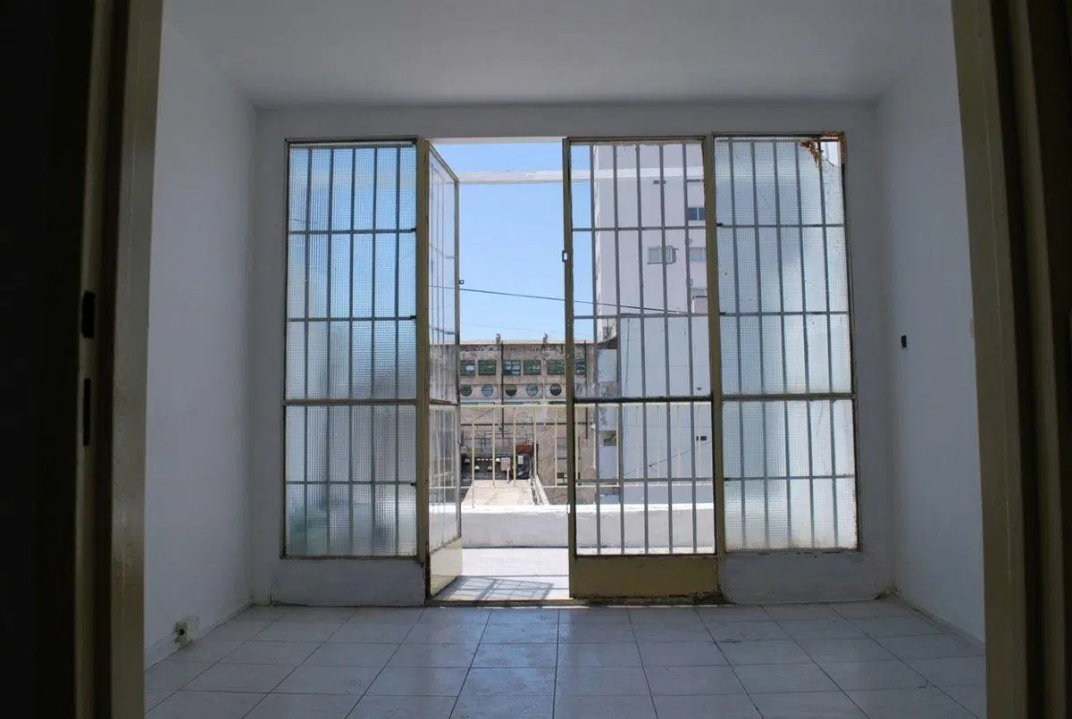 Venta oficina con balcón Barrio de  Once 2