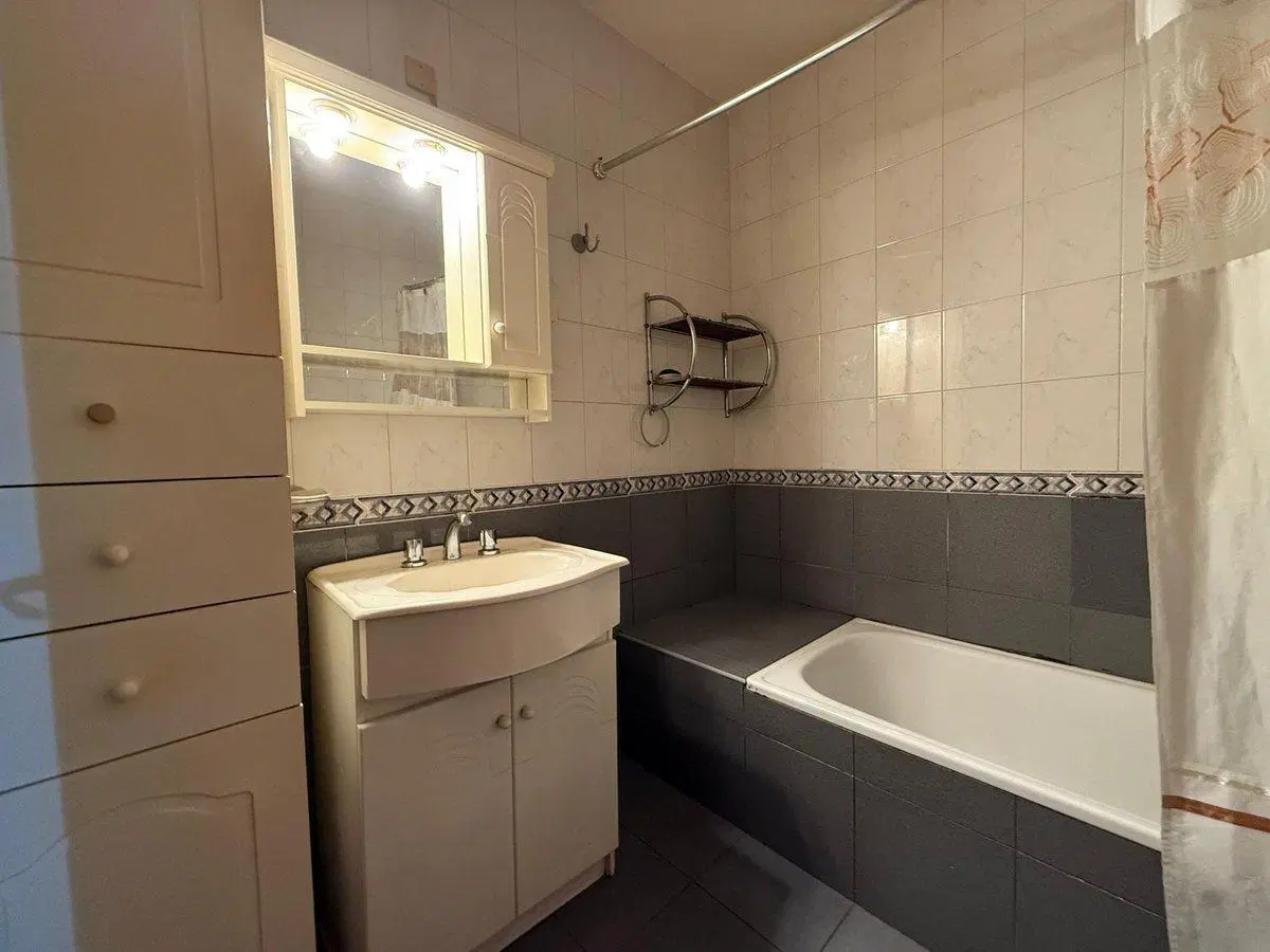 VENTA PH 3 AMB. C/ JARDÍN Y COCHERA .LANÚS.PERMUTA 2