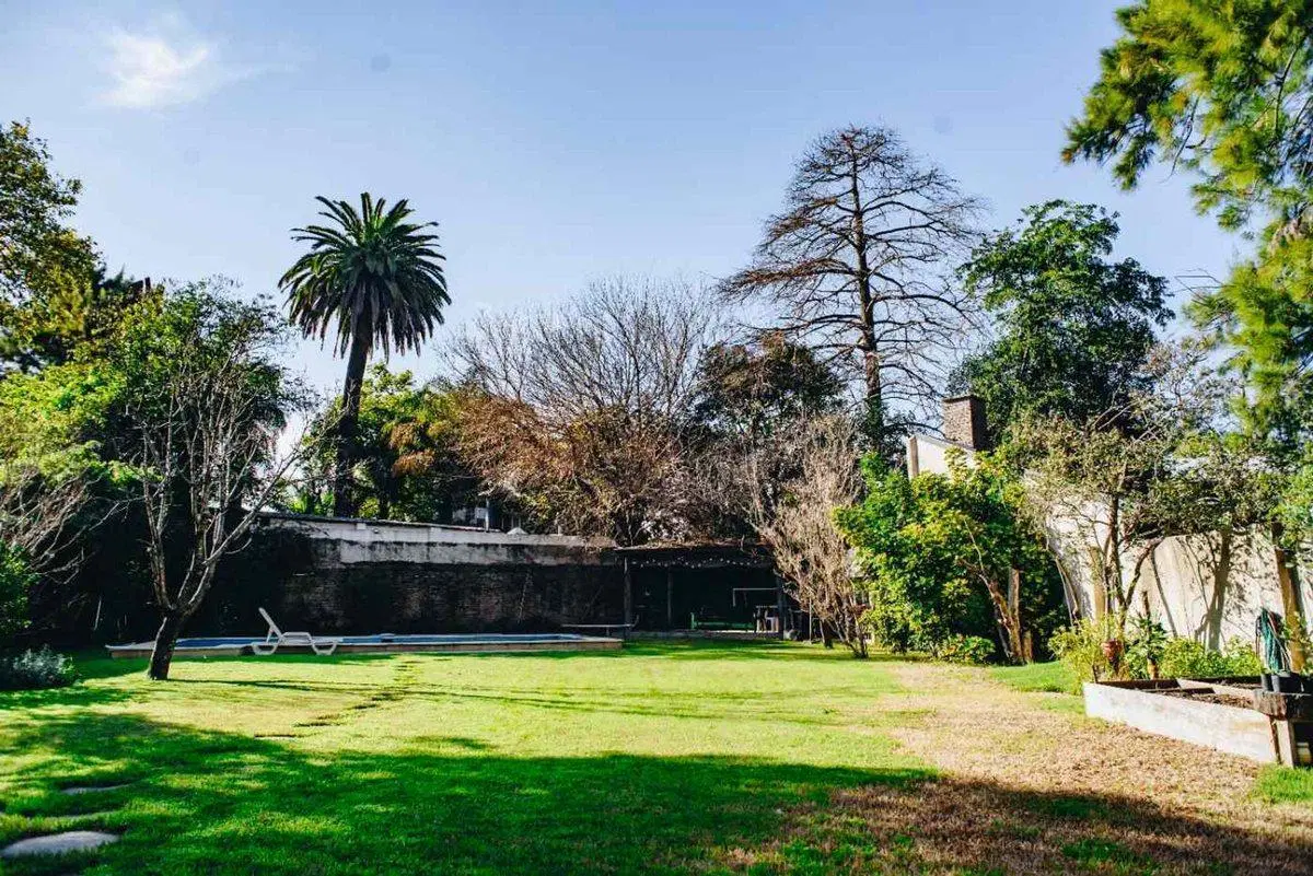 CASA 6 amb en Venta en HURLINGHAM, PILETA 4