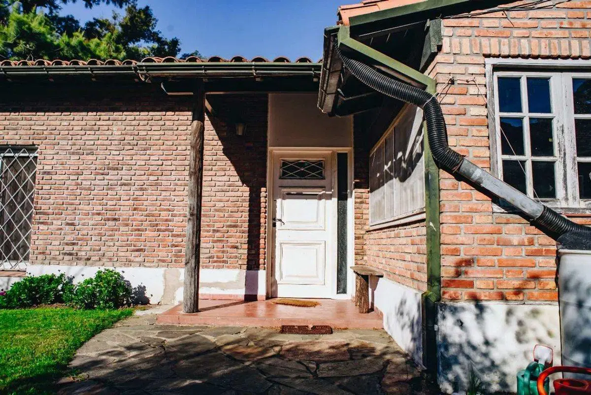 CASA 6 amb en Venta en HURLINGHAM, PILETA 5