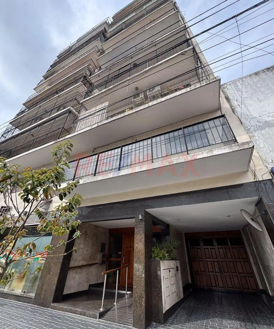 VENTA DEPTO 4 AMBIENTES CON BALCÓN y COCHERA BOEDO 5