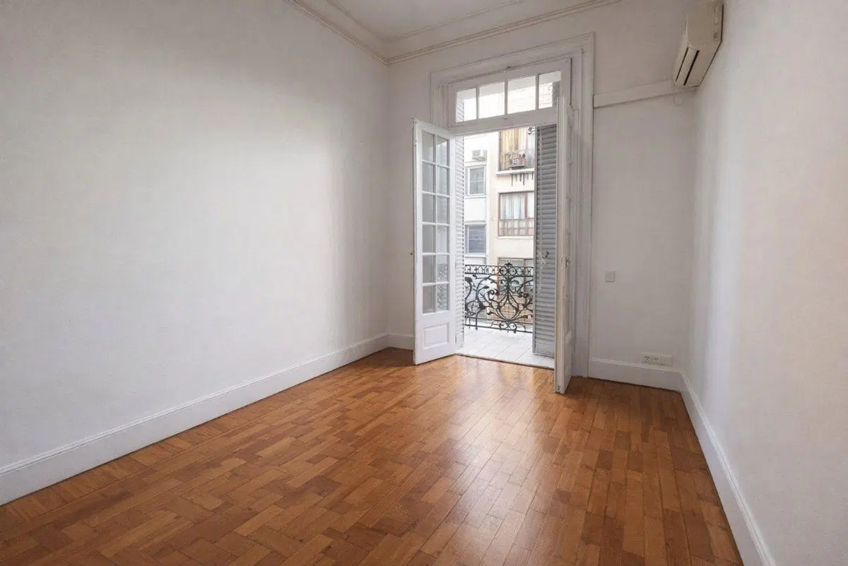 Venta semipiso en zona tribunales 5