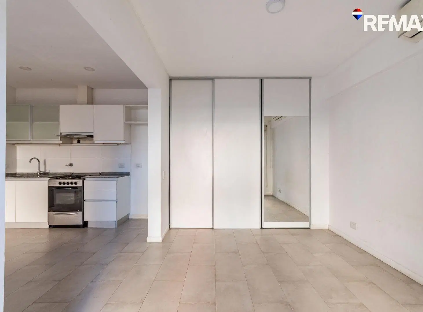 VENTA DEPARTAMENTO 2 AMBIENTES CON COCHERA 3