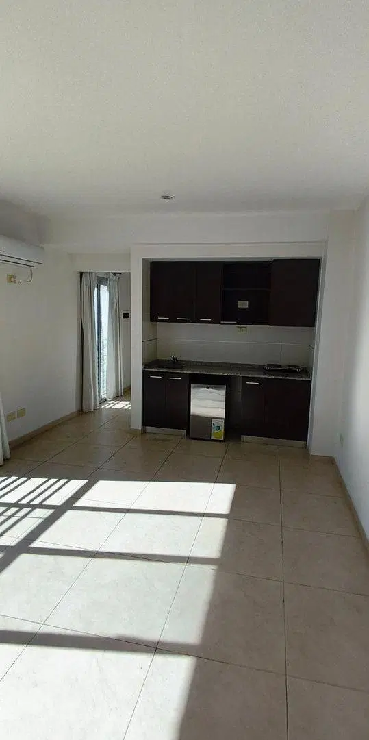 ALQUILER MONOAMBIENTE BALCON FRANCES Y BAULERA 2