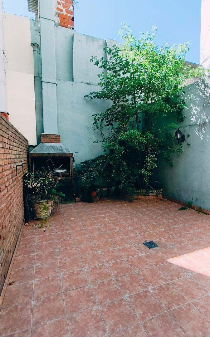 VENTA DUPLEX TIPO CASA VILLA CRESPO PATIO PARRILLA